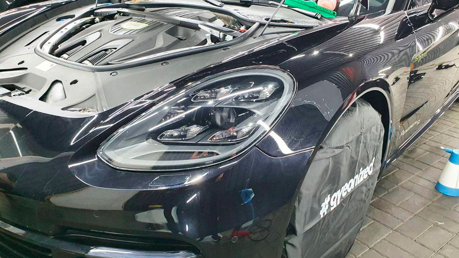 Porsche panamera 1